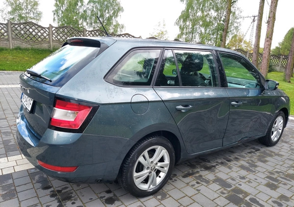 Skoda Fabia cena 24900 przebieg: 195000, rok produkcji 2020 z Rybnik małe 277